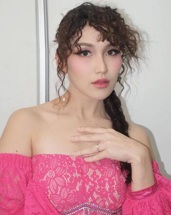 Ayu tingting image