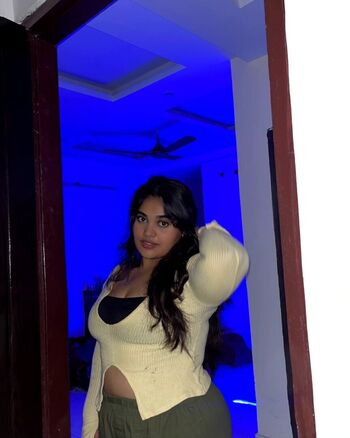Ayushi bhardwaj image