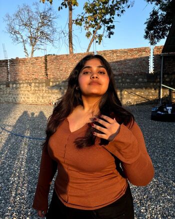 Ayushi bhardwaj image