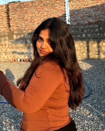 Ayushi bhardwaj image
