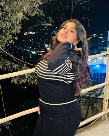 Ayushi bhardwaj image