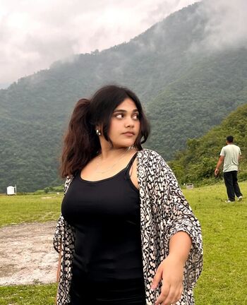 Ayushi bhardwaj image