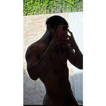 Badbunny image