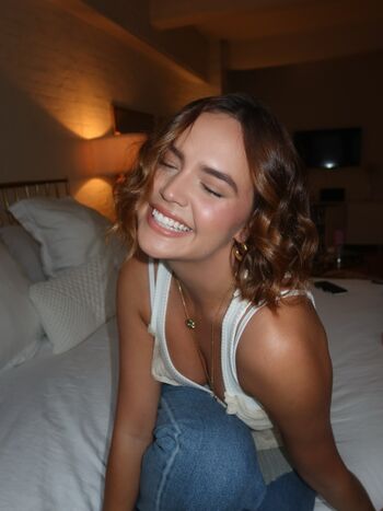 Bailee madison image