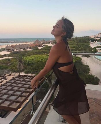 Bailee madison image