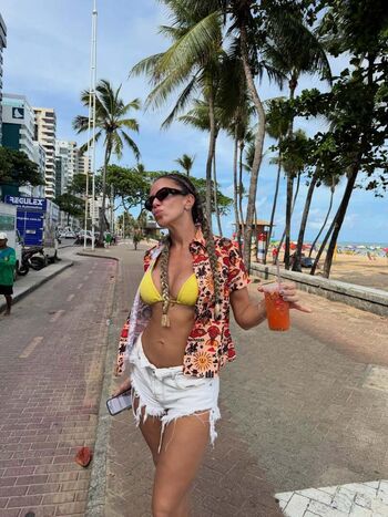 Barbara coelho image