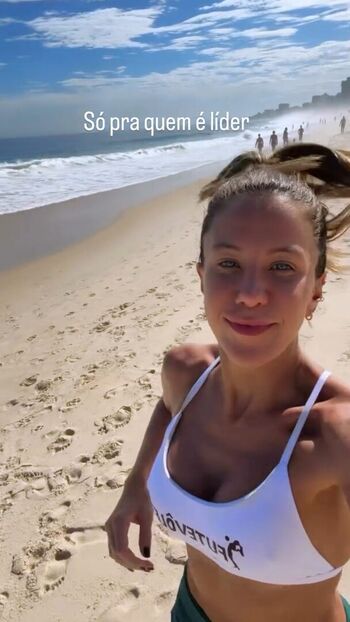 Barbara coelho image