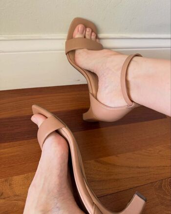 Barearchedbeauty image