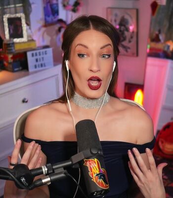 Basicwitgirl image