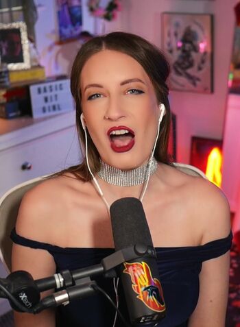 Basicwitgirl image