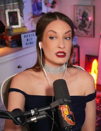 Basicwitgirl image