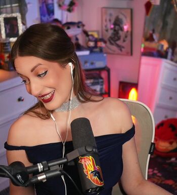Basicwitgirl image