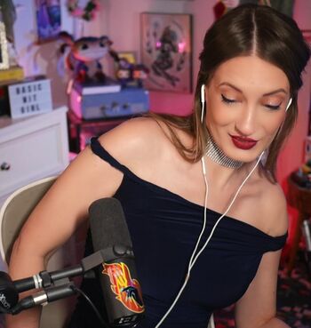Basicwitgirl image