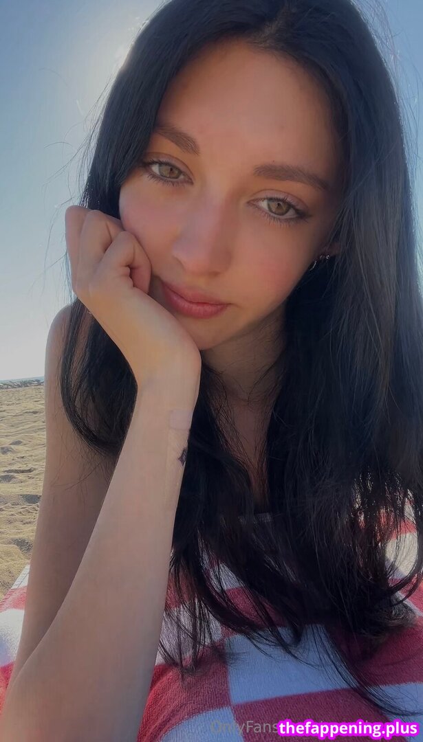 BBC Dildo Solos / Riding / Stroking / Sucking / etc. / https: / lyssaoficiall / talitasilvx Foto OnlyFans Nua #395