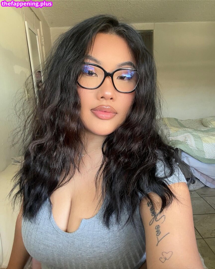 Cece / bbygirlcc / bbygirlcc_ / bbygirlcc__ / cecerosee Naken OnlyFans Foto #2