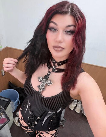 Bea priestley image