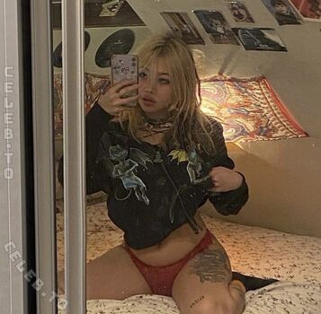 Beabadoobee image