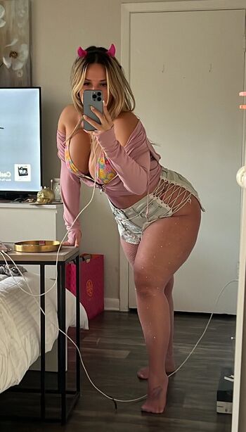 Beachbunnyx image