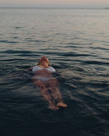 Beatriz oliveira page 2 image