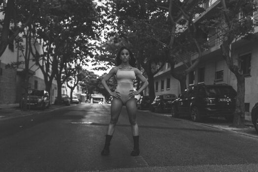 Beatriz oliveira page 2 image