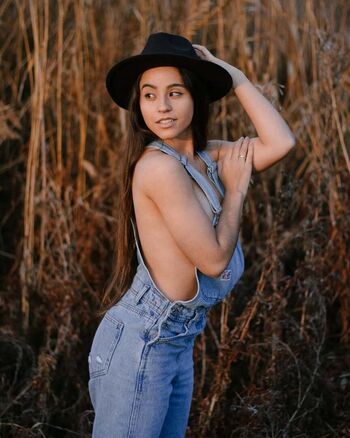 Beatriz oliveira image