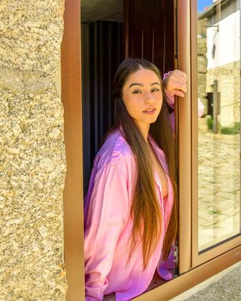 Beatriz oliveira image