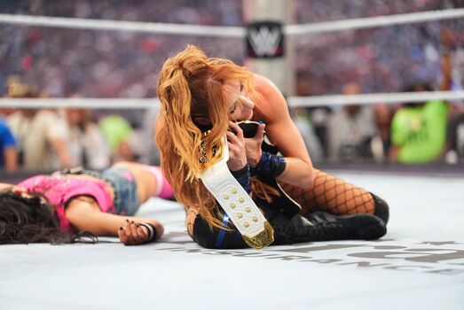 Becky lynch page 4 image