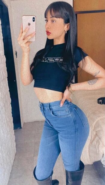 Belen zenteno image