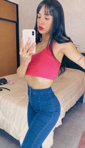 Belen zenteno image