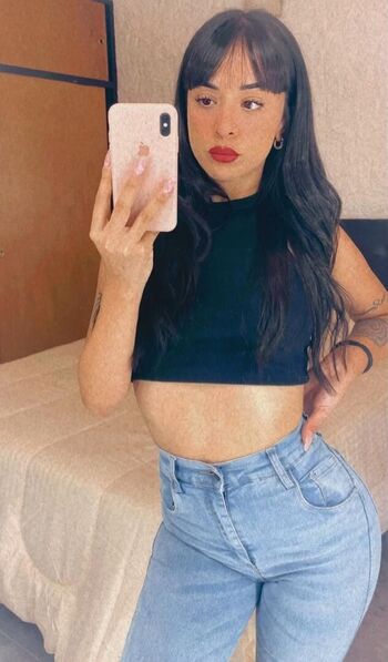 Belen zenteno image