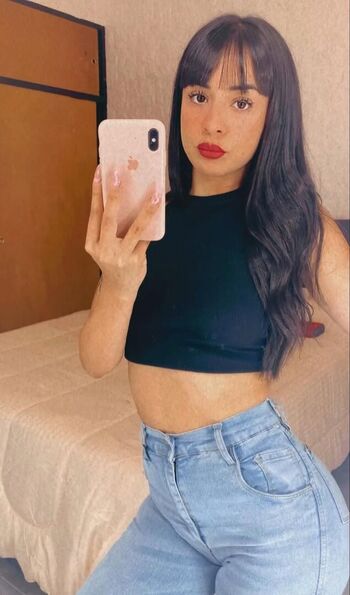 Belen zenteno image