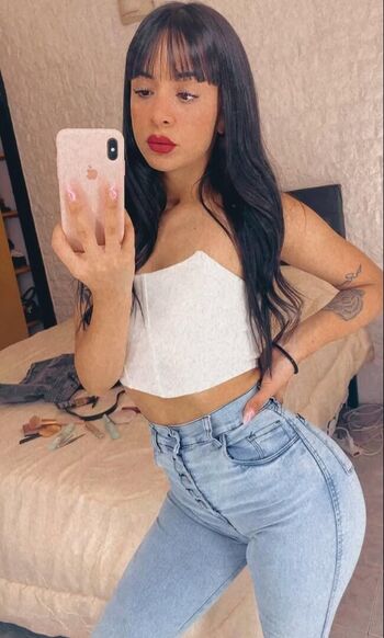 Belen zenteno image