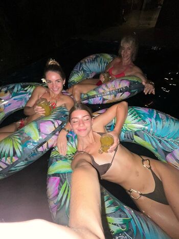 Bella laverock image