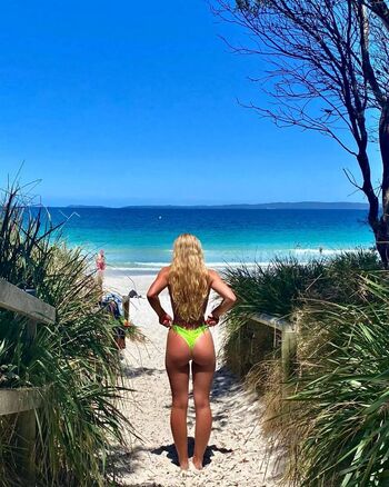 Bella laverock image