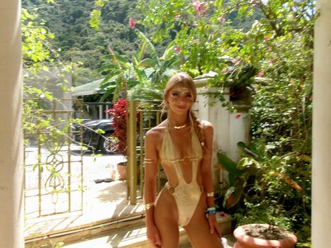 Bella laverock image