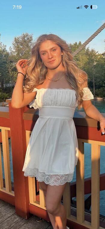 Bella norris image
