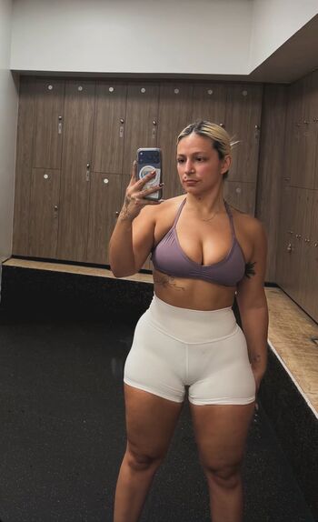 Bella thiccc image