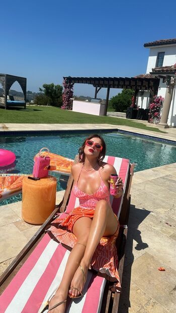Bella Thorne