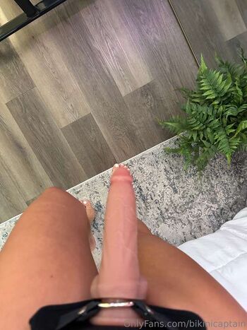 Bikinicaptain image