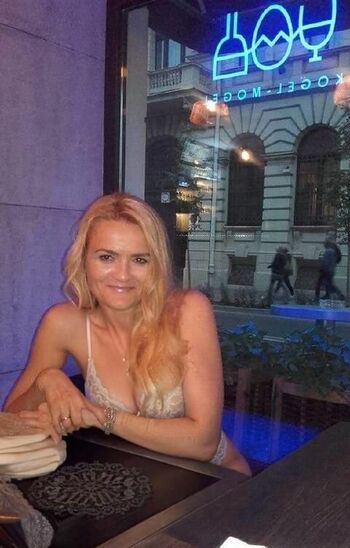 Blonde bimbo milf image