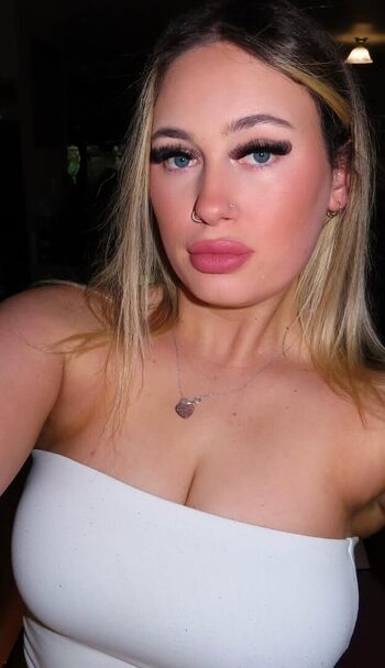 Blonde br4tz image