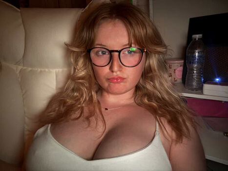 Blondeteen image