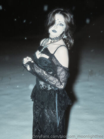 blossom_moonlightfree