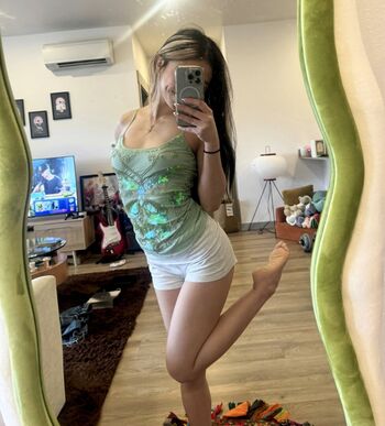 Brattybrainiac image