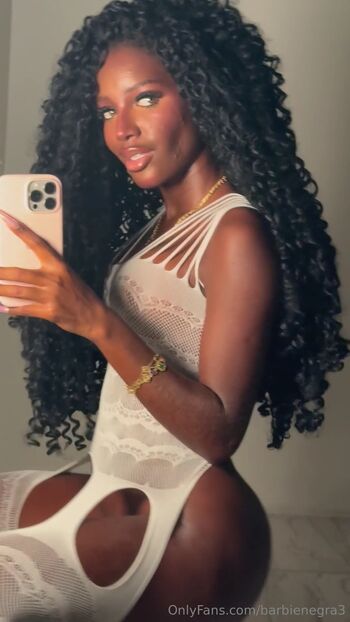 Brenda perlaza image