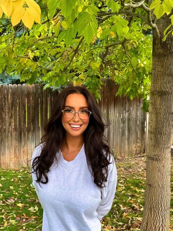 Briana graves image