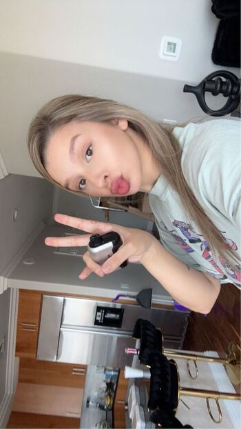 Brooke lindsay image