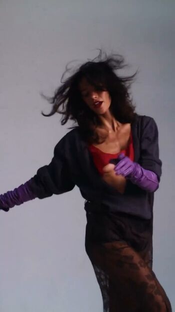 Bruna marquezine page 2 image