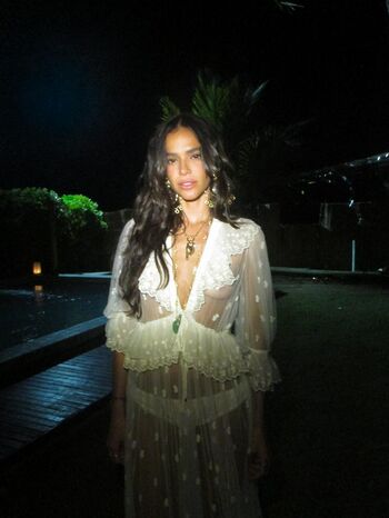 Bruna marquezine page 3 image