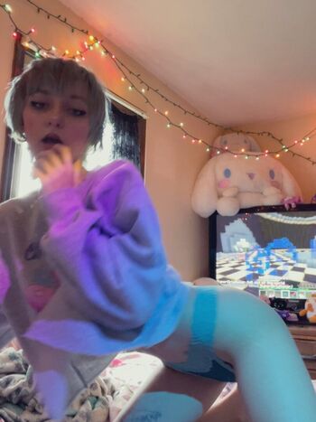 Bu9syy on twitter and fansly image